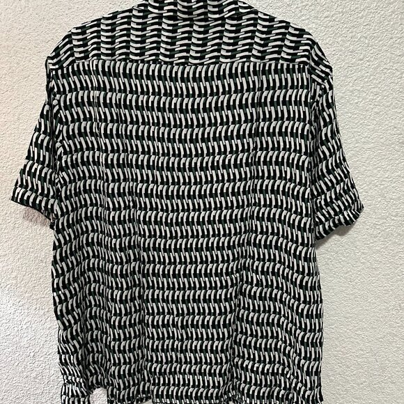 Express Large Men's Geo Rayon Short Sleeve Shirt - Picture 3 of 6